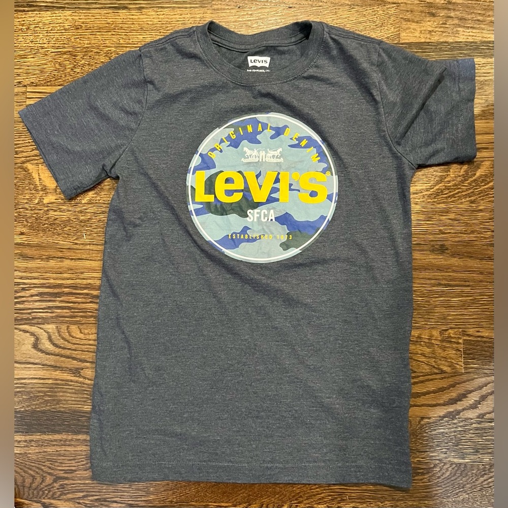 LEVI’S San Francisco Short Sleeve Logo T-shirt Navy Blue Boys Size: 14/16 NWOT